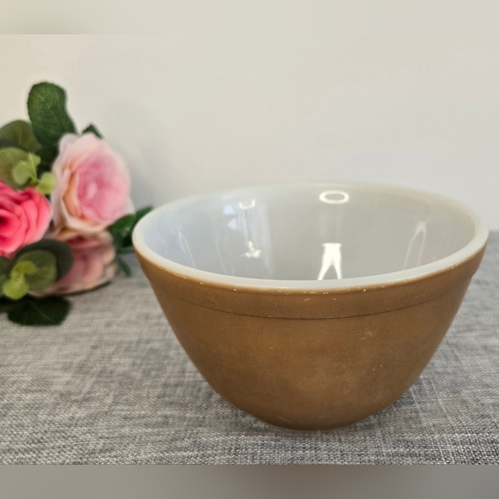 Vintage PYREX Mixing Bowl‎ Fall Colors Brown #401